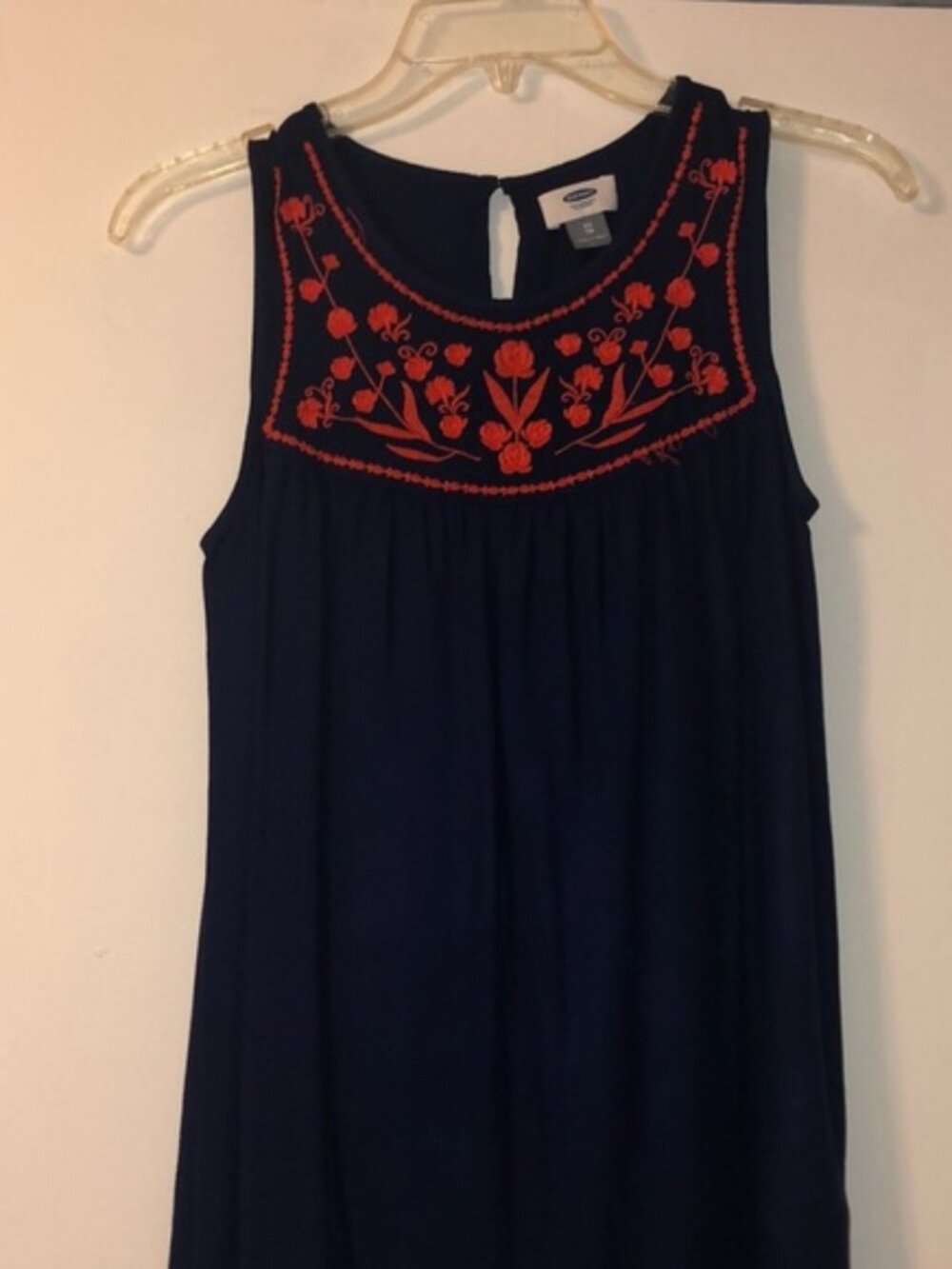 Old Navy flowy navy with red flowers tee